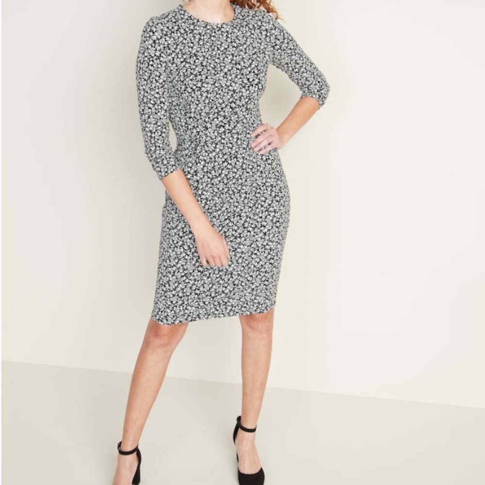 🔥PRICE DROP 🔥NWT Old Navy Twist Front Dress